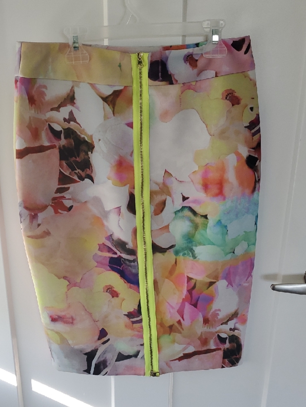Ted Baker Multicolor Pastel Watercolor Floral Pencil Skirt - Picture 3 of 7